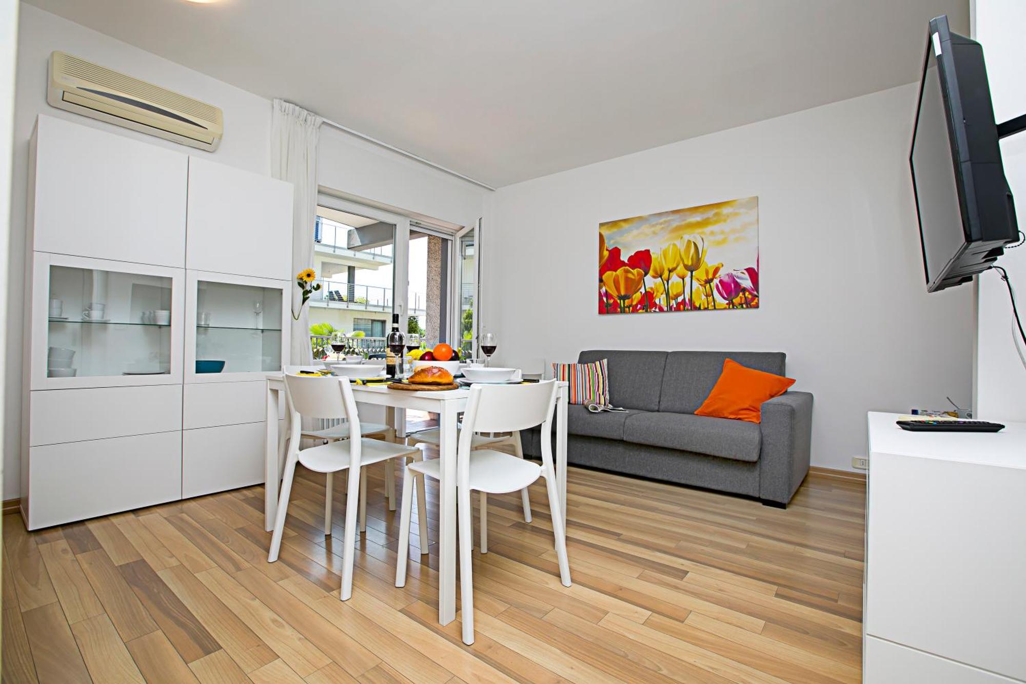 Riva Lago E Spiaggia Apartment 2 - Happy Rentals Bagian luar foto
