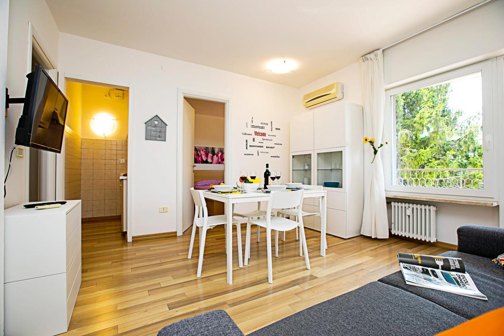Riva Lago E Spiaggia Apartment 2 - Happy Rentals Bagian luar foto